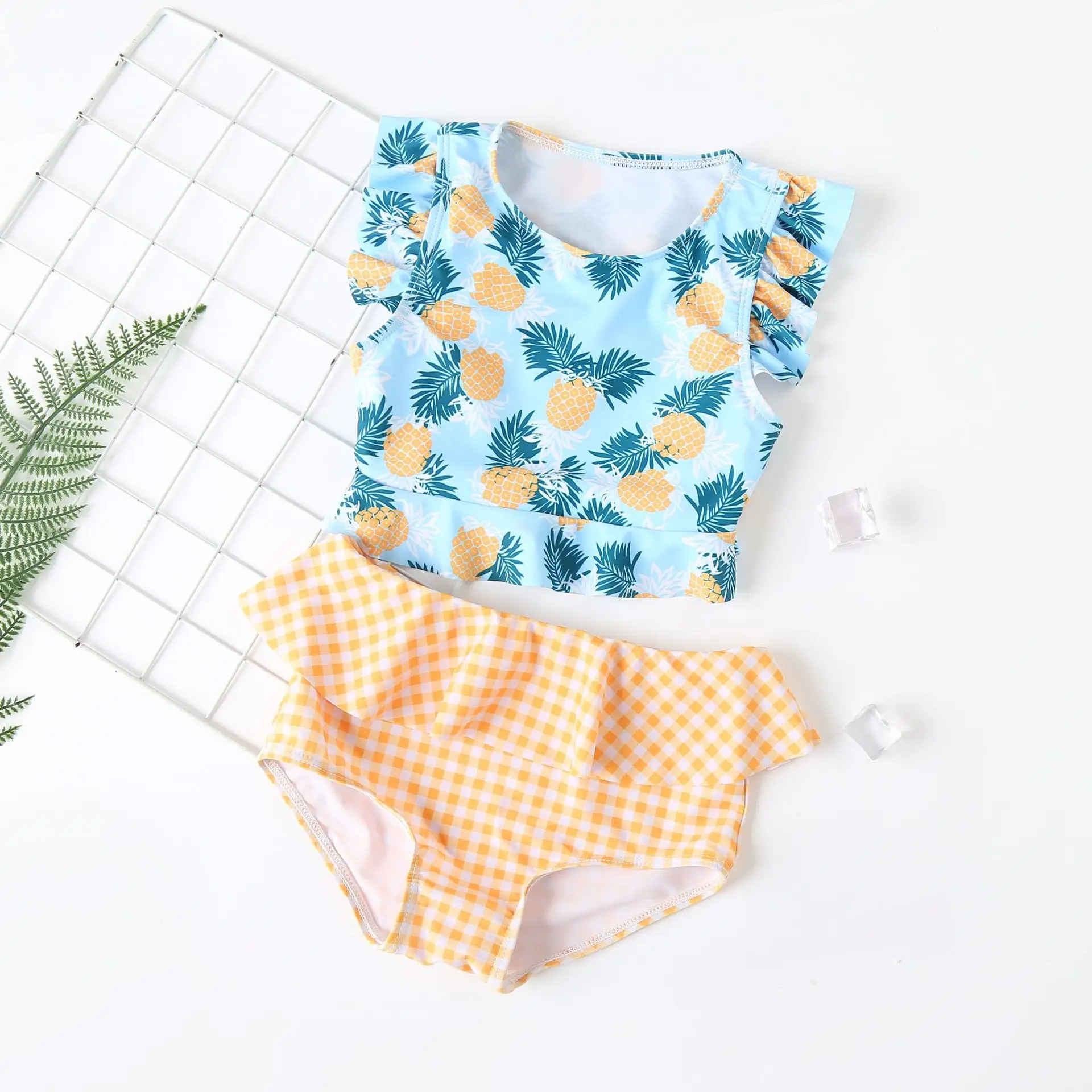 Cozy printed handle pajamas in soft fabric, perfect for B2B wholesale buyers seeking premium sleepwear for bulk orders.