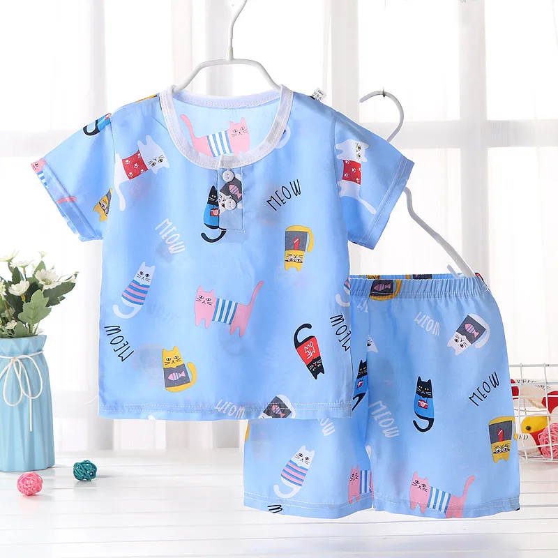 Cozy winter baby romper in soft, durable fabric, perfect for B2B wholesale buyers seeking premium baby apparel for seasonal collections.