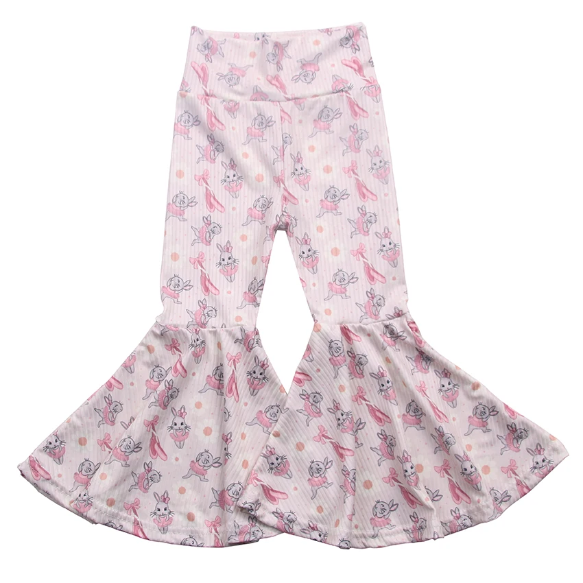 Image showcasing luxurious bamboo pajamas, ideal for B2B wholesale buyers seeking eco-friendly, comfortable sleepwear solutions in the Chinese market.