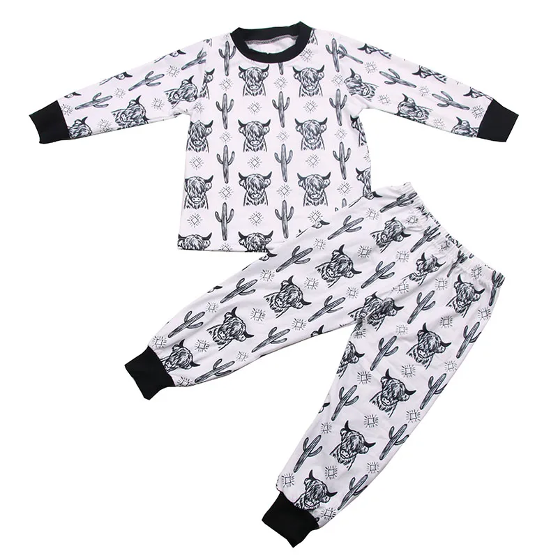 Soft bamboo baby onesies for boys - eco-friendly wholesale options ideal for retailers seeking premium, sustainable infant clothing.