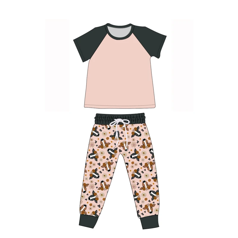 Cozy matching Christmas family pajamas perfect for B2B wholesale buyers seeking festive, high-quality holiday apparel for retail or bulk orders.